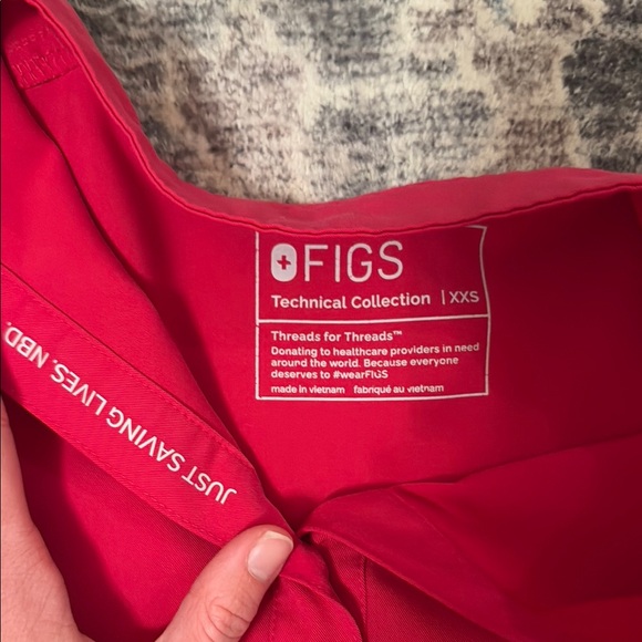 Figs Rafaela Top - Picture 3 of 4